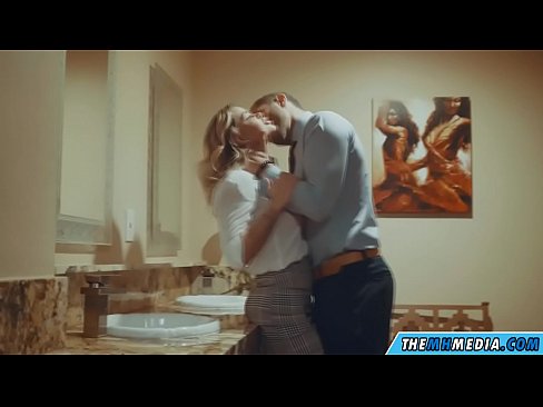 ❤️ Том биетэй шаргал үст таныг нийтийн бие засах газар уруу татах үед ❤ Зовох манайд ❌️❤